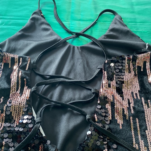 Beautiful party dress - Picture 4 of 11